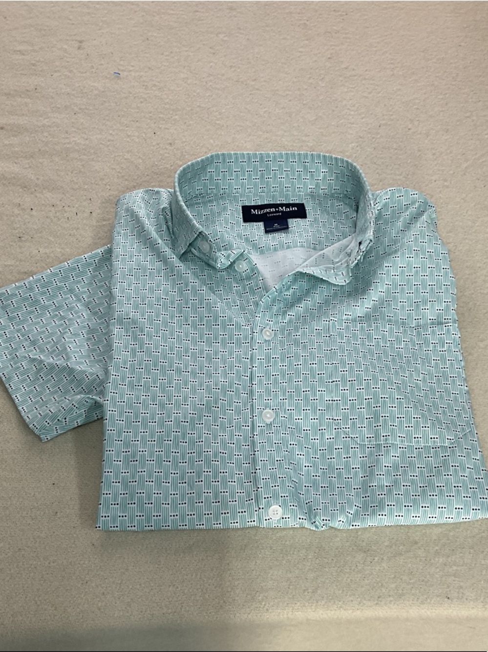 Mizzen+Main Short Sleeve Button-Down Shirt in Mint Green Geometric Print